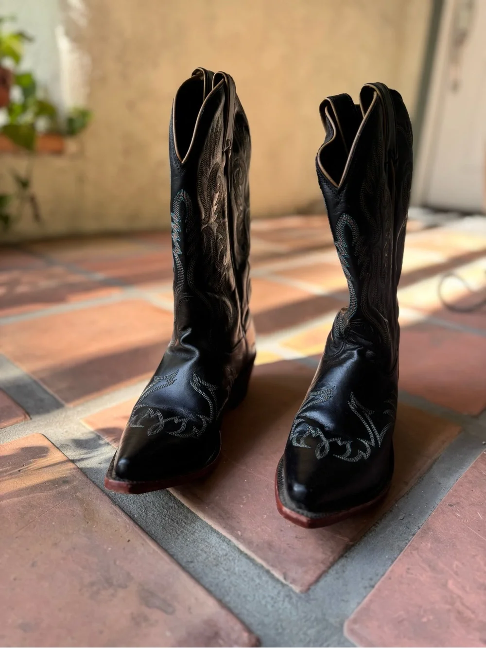Classic Black Western Cowboy Boots - Men